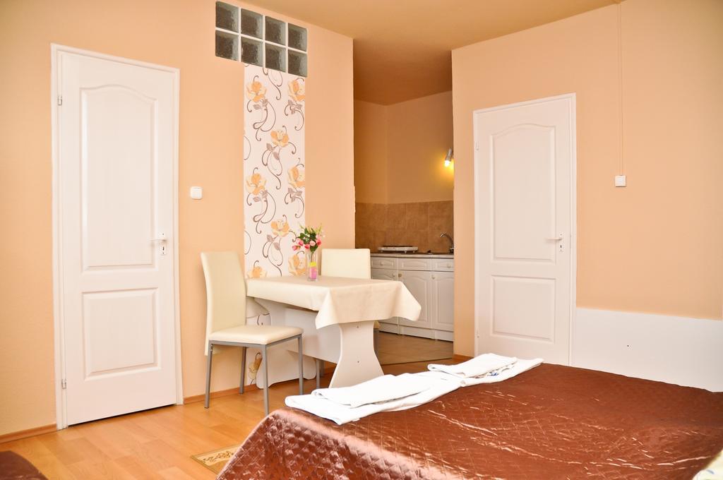 Kastely Panzio Ii. Hotel Hajdúszoboszló Værelse billede