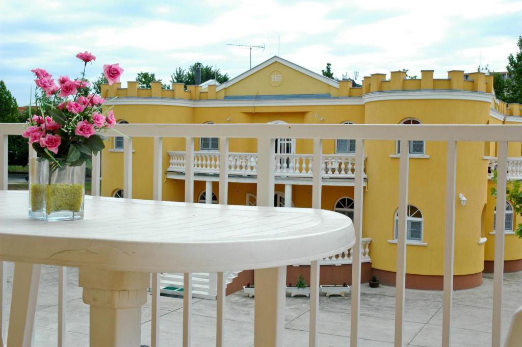 Kastely Panzio Ii. Hotel Hajdúszoboszló Værelse billede